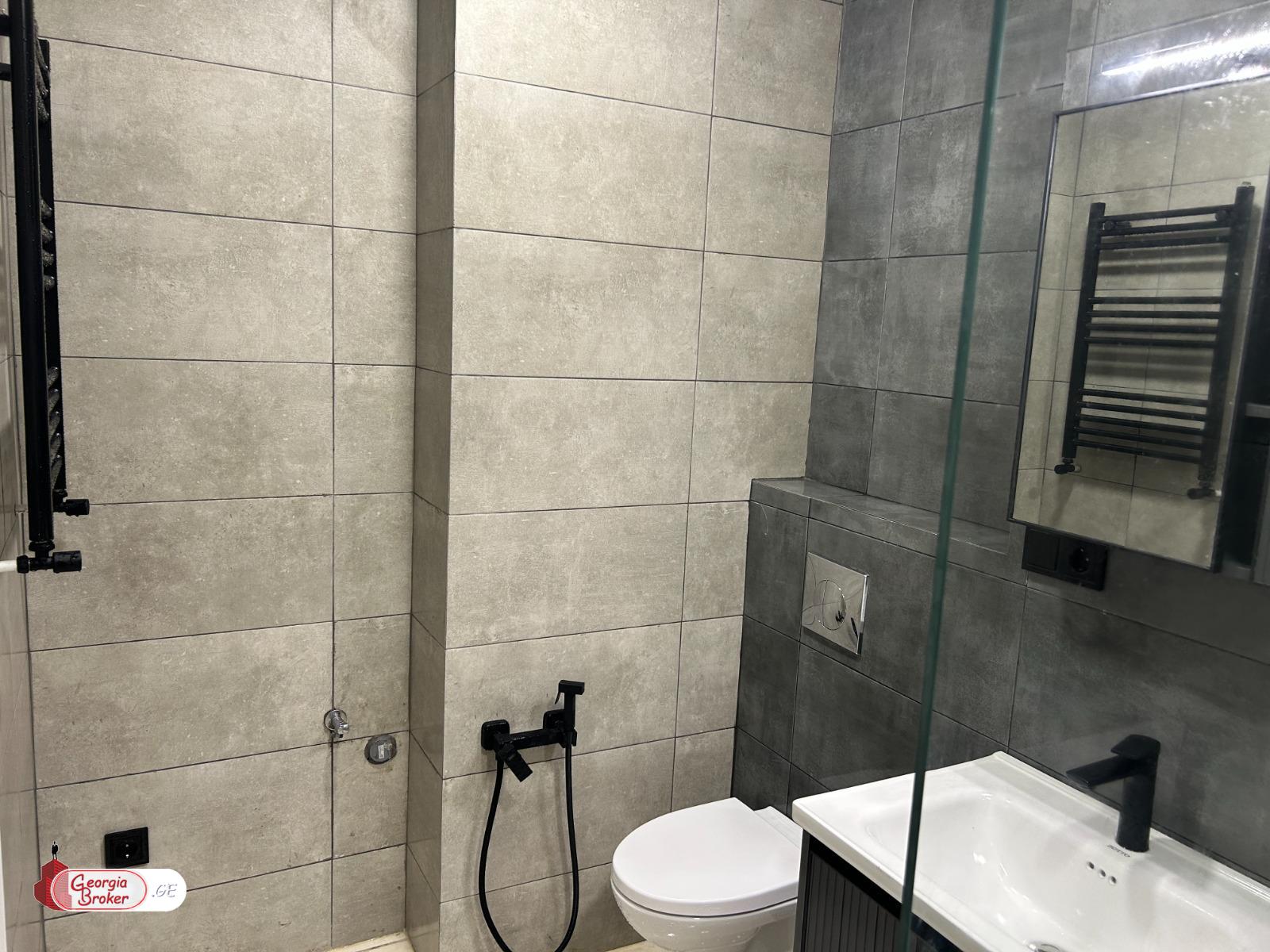 იყიდება ახალი გარემონტებული 2 ოთახიანი ბინა